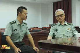 【开学第一课】陆军炮兵防空兵学院：“开学套餐”充满军味和战味视频封面