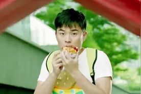 回音哥一首《海绵宝宝》，曾火遍网络，磁性的嗓音你记得吗？