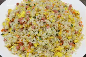 蛋炒饭怎么炒又香又好吃？大厨教你正确做法，米饭粒粒分明太香了