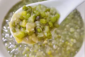 入伏后，多喝绿豆汤，教你正确做法，颜色碧绿起沙，20分钟煮开花