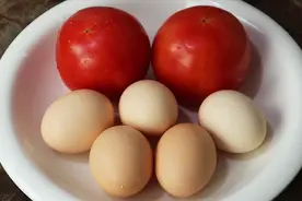 原来饭店的西红柿炒鸡蛋是这样做，大厨教你诀窍，营养丰富超好吃