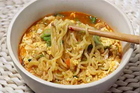 如何完美的煮韩国辛拉面，亲测真的超级好吃，一定要试试