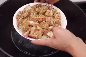 广东有名的蒸排骨，详细正宗做法，10分钟出锅，嫩滑入味真好吃