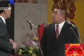 相声《蛤蟆曲》：王平叫搭档“李蛤蟆”，逗得观众哈哈大笑！视频封面