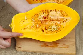 切开的南瓜怎么保存？教你一个土方法，放一个月都新鲜不发霉