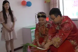 实拍吉林一对新人结婚全程，看看他们的婚礼习俗是怎样的视频封面