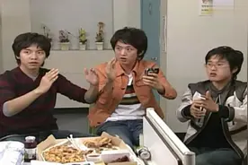 传闻中的七公主：丈夫约好友当面吃美食，小姐姐一个响屁吓跑独吞视频封面