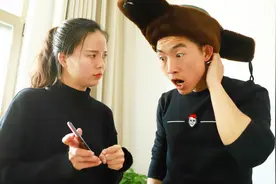 老公翻看媳妇的手机，发现通讯录里的特殊备注，没想就是外卖小哥视频封面