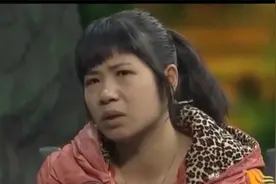 等着：未婚少女带4岁儿子找失踪的爸爸，大门打开那刻，众人泪目视频封面