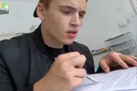 英国人参加高考英语能拿多少分？感叹中国人套路深！