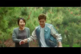 电影：闫妮也体会到萧亚轩的快乐。超甜姐弟恋！视频封面