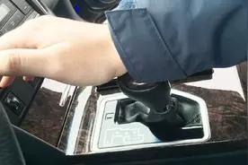 空档滑行真的毁车吗，什么样的行为最毁车，听老司机一分钟告诉你视频封面