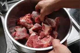 炖骨头汤？还是广东人最有一套，春季要多这样炖给孩子吃，长得快视频封面