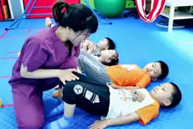 儿科医生说：宝宝如何在家如何训练核心力量？