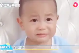 教你一招另类哄娃，成功转移宝宝注意力，还能让娃娃含泪露笑