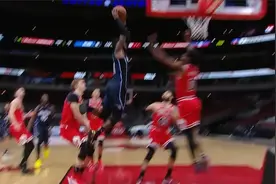 NBA精彩时刻：扣篮王一飞冲天！特伦斯·罗斯反跑接球滑翔暴扣视频封面