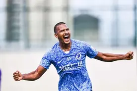 龙东自己官宣留队！大连球迷可以安心了！大腿保住了！