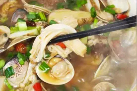 水煮珍珠贝，香辣鲜美，一口一个，好吃就这么简单视频封面