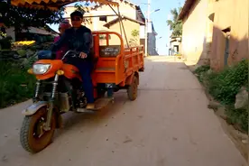 开卡车的小辉辉夫妻永远走了，卡友送别他们时这首歌听流泪了