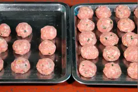 烫火锅的肉丸子做法，猪肉丸子怎么做好吃，加鱼肉的丸子味特鲜美视频封面