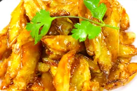 自从学会做这道“玻璃茄子”，孩子天天点这道菜，脆甜爽口超好吃