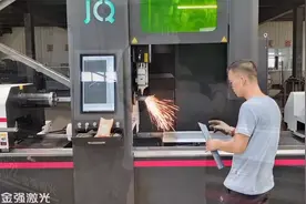 月入上万，每天的工作就是操作激光切割机，这个工作真轻松视频封面