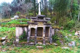 贵州山里隐藏清代一名大官坟墓，官衔为“正一品总兵”视频封面