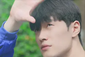 暗恋的人成了大明星是种什么体验？视频封面