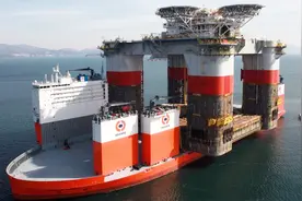 中国最贵最大拖船，能轻松扛起航母跑一万海里，却只排世界第二！视频封面