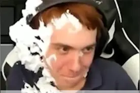 我的世界主播得到5000美元打赏！却被妈妈把梦想摩擦？视频封面