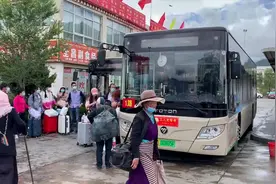 首批国六新能源客车投运 欧辉助力拉萨公交“新升级”视频封面