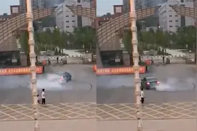 湖南一轿车校门前玩漂移，急转弯车尾冒大量白烟，校方：已报交警视频封面