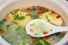 秋天要多喝这锅汤，做法简单，汤鲜味美，老少皆宜全家都爱喝