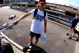 注入梦想！！！！小男孩试拧摩托车油门视频封面