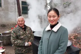 蚌埠农村办流动酒席，看着真热闹，4口大铁锅同时烧菜视频封面