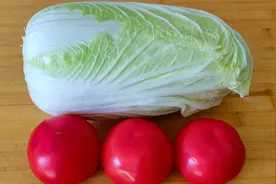 白菜别炒着吃了，加3个西红柿，教你一个好吃做法，我家一周吃3次视频封面