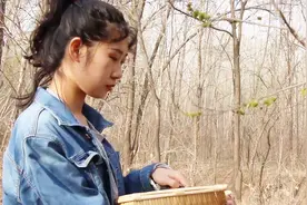 这棵树开的花是绿色的，既然可以吃，关键是姑娘还吃的那么香视频封面