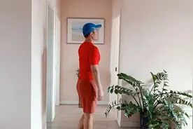 坚持了1个月的“原地高抬腿”，从大粗腿到大细腿，肚子也小了