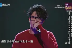 新歌声：薛之谦现场版《你还要我怎样》，太好听了吧！简直是福利视频封面