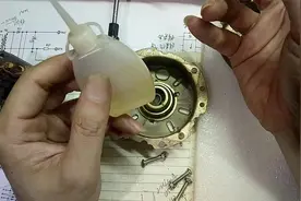 为什么电风扇可以从轴上加润滑油？加什么润滑油？其实很简单方便视频封面