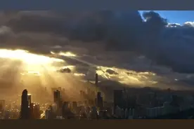 可以被看见的光！深圳天空现丁达尔现象 一束束金色光柱从天而降