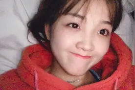 月儿第一次坐卧铺，差点坐过站被乘务员奚落，卧铺到站不提醒吗？