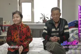 大哥和大姐都爱抽烟，大姐乐了：不是一家人不进一家门丨缘来不晚视频封面