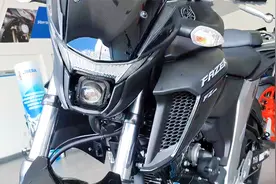 雅马哈新款飞致到店，排量250，动力强颜值高，低油耗，还有ABS视频封面