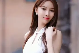 七月南京街拍，美女姐姐好漂亮，穿着时尚，舞姿迷人视频封面