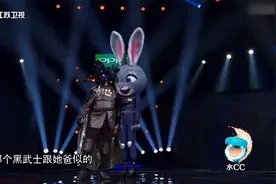 蒙面唱将：神秘女歌手大有来头，曾参加过格莱美，猜评团惊了！视频封面