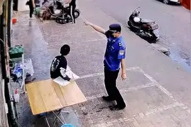 官方通报城管收走孩子写作业桌子：责令执法人员向当事人道歉视频封面