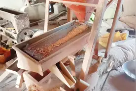小麦如何变成面粉的，看老设备如何加工的，80后应该都见过视频封面