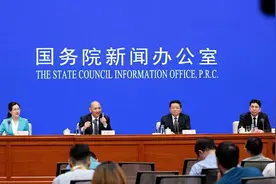 国家林业和草原局：全面停止商业性的天然林采伐，让森林休养生息视频封面