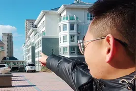 预算20万 在荣成可以买到77平的一线海景房 到市区4公里都是现房视频封面